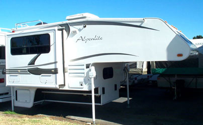 Alpenlite 935 truck camper